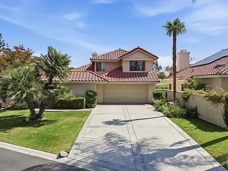 3 bed, 2.5 bath, 2213 sqft, $2,275 — Photo 1