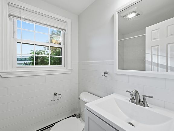 5th image of 4 Lawrence Rd
