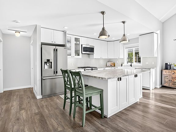5th image of 30689 Keystone Ave