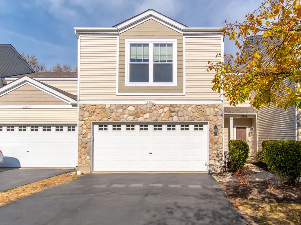 3996 Blackstone Dr, Aurora, IL 60504