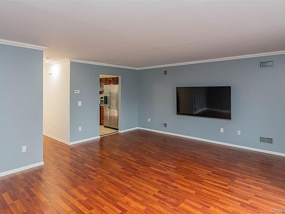 4th image of 99 Boniface Dr APT 1C