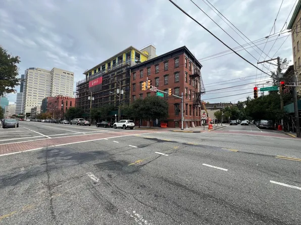 143 Christopher Columbus Drive image 14 of 15