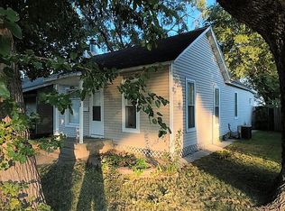 413 E 1st St, Grand Island, NE 68801
