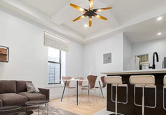 2nd image of 275 Kosciuszko St #205