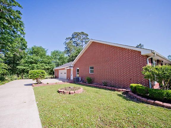 3rd image of 406 W Pineshadows Dr