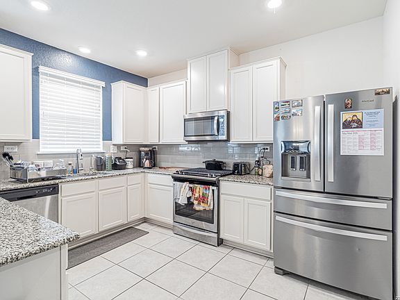 5th image of 14635 JOCASTA DR