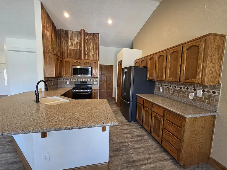 10619 E 35th Pl — Photo 6