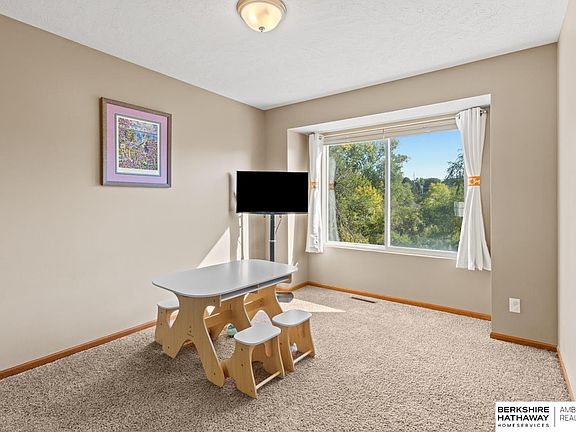 5th image of 5411 S 157th St