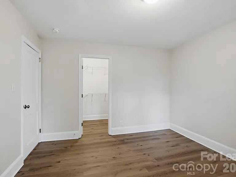 3101 Selwyn Ave — Photo 9