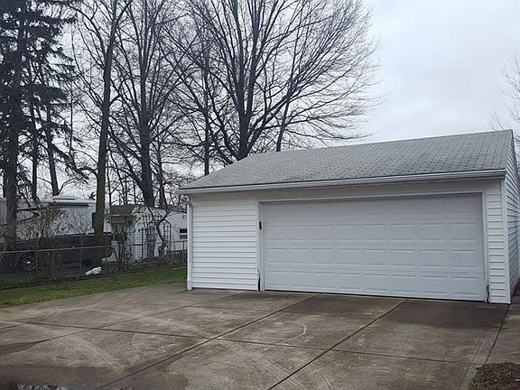 5th image of 1533 E 291st St