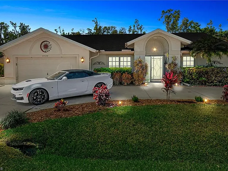 22632 Fountain Lakes Blvd — Photo 1