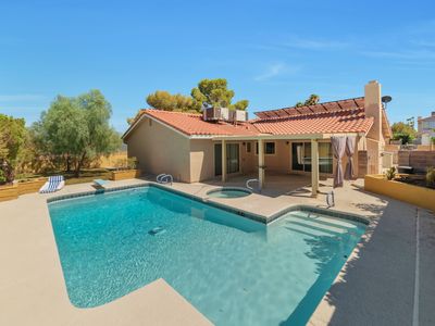 8700 Isola Dr, Las Vegas, NV, 89117