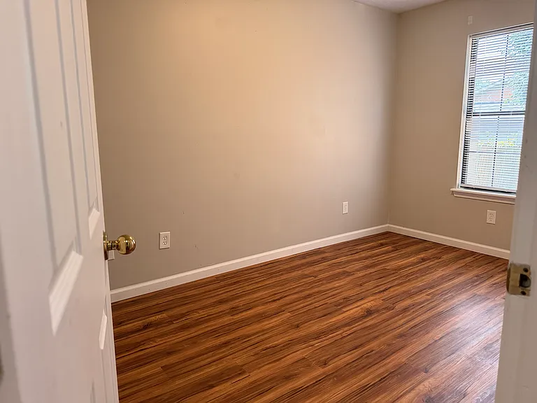 276 Pleasant Pointe Dr — Photo 13