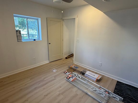 5th image of 5127 Amalie Dr #B