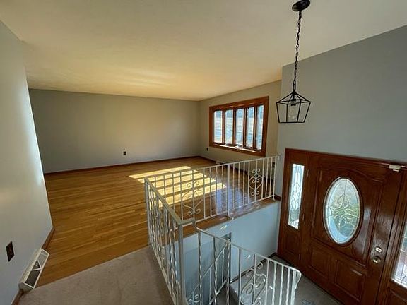 3rd image of 20 S Bedford St