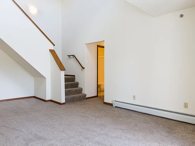 York Creek Apartments — Photo 27