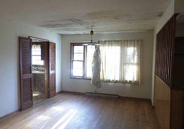 4th image of 941 Forest Ave