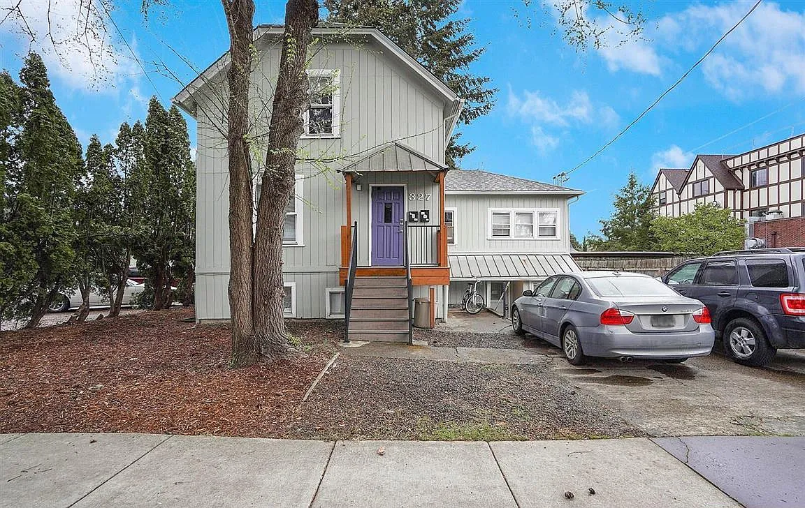12 bed, 3000 sqft, $600 — Photo 1