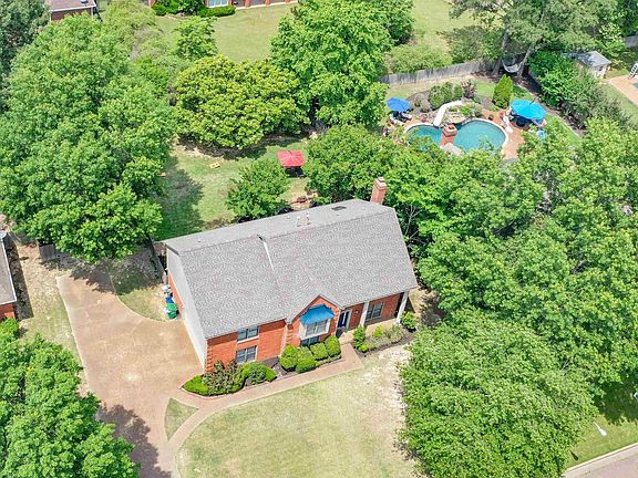 4th image of 9312 Hawthorn Hill Dr