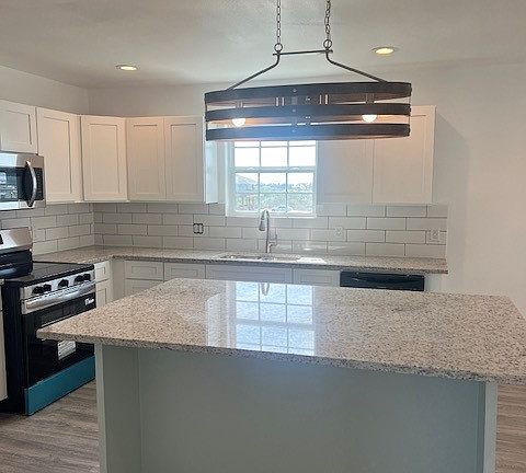 4th image of 408 W Royal Oak Ln