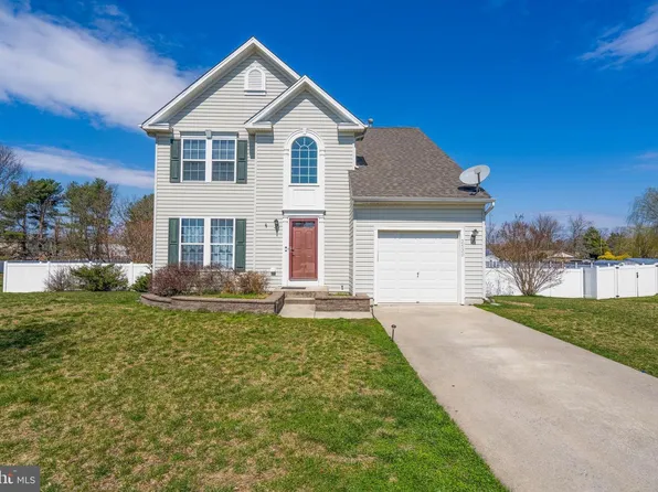 2520 Old Farm Dr, Vineland, NJ 08361