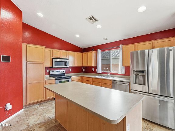 2nd image of 2041 N THUNDERBIRD Avenue