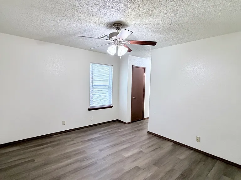 8416 N 116th Pl E — Photo 16
