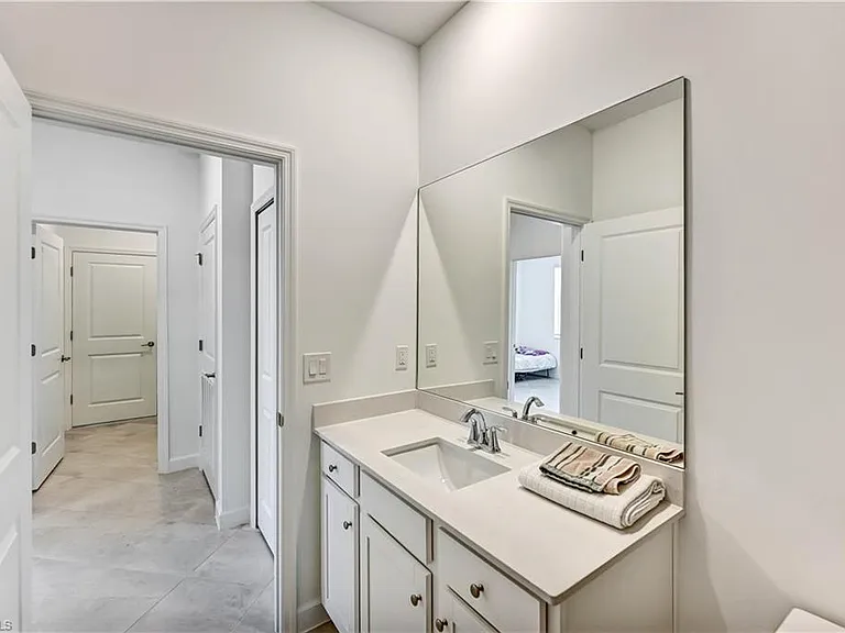 20545 Hazelnut Ct S — Photo 9