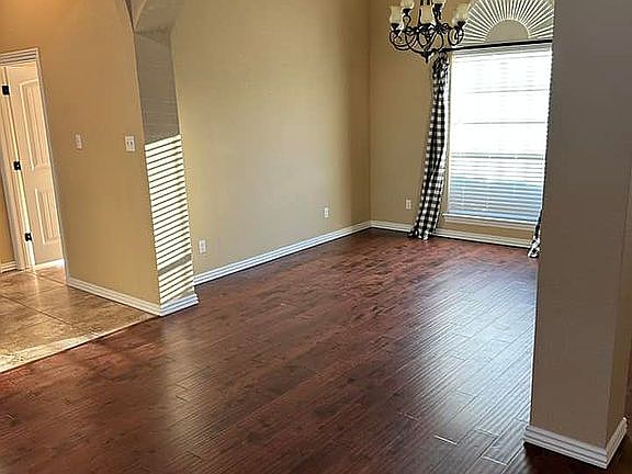 5th image of 1036 Forrest Park Way