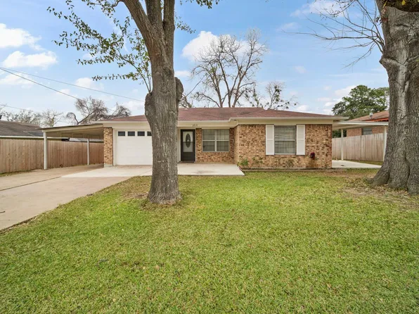 2217 Old Chappell Hill Rd, Brenham, TX 77833