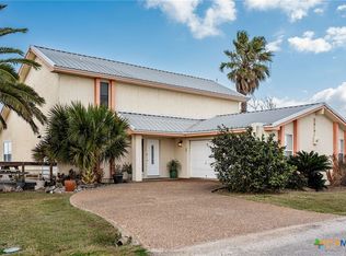 132 Waterfront Aly, Port Lavaca, TX 77979