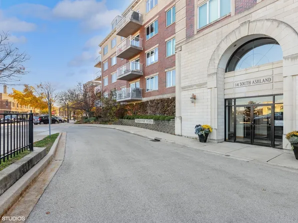 14 S Ashland Ave APT 403, La Grange, IL 60525
