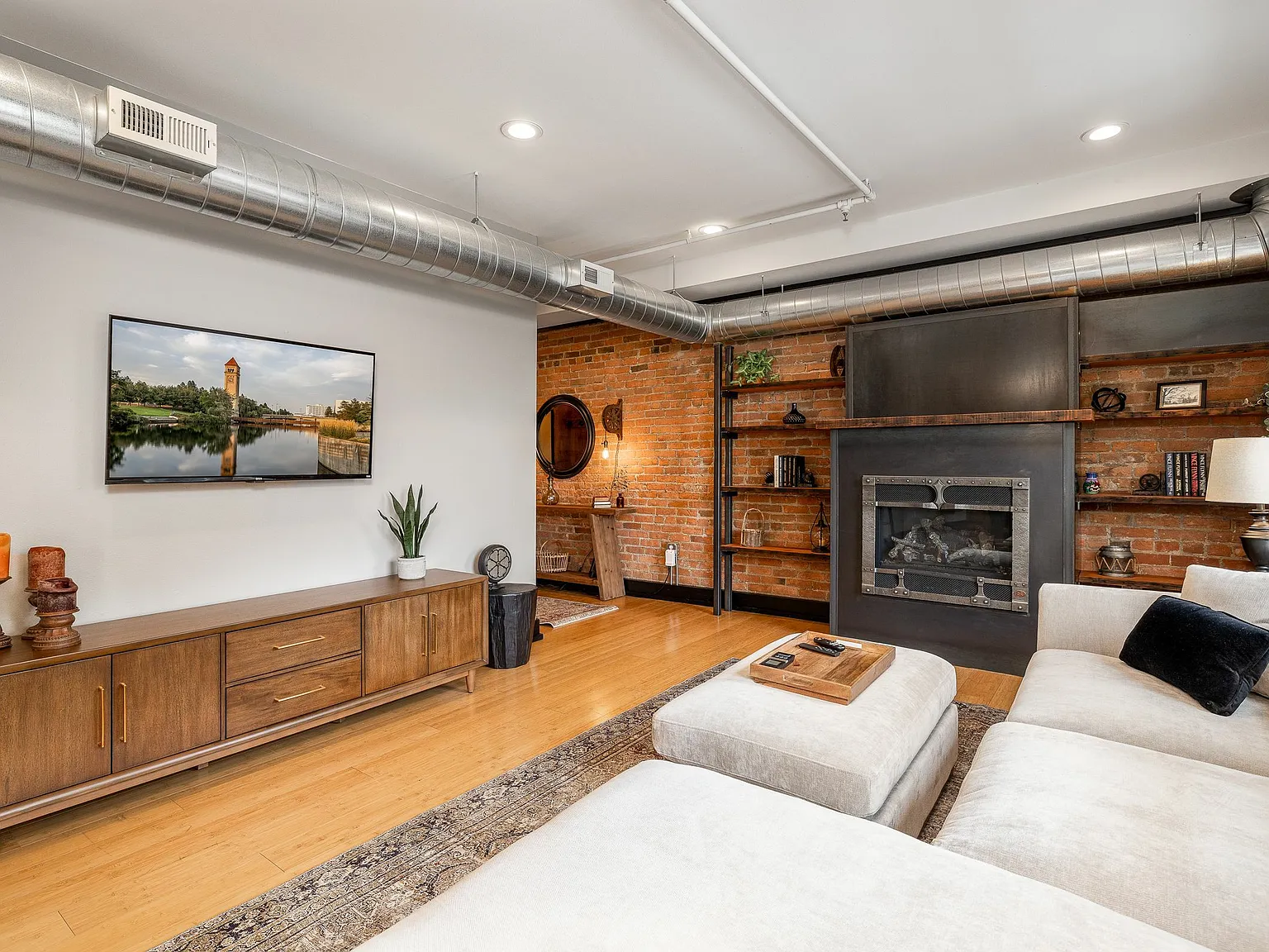 1st @ Washington #1 — Photo 1