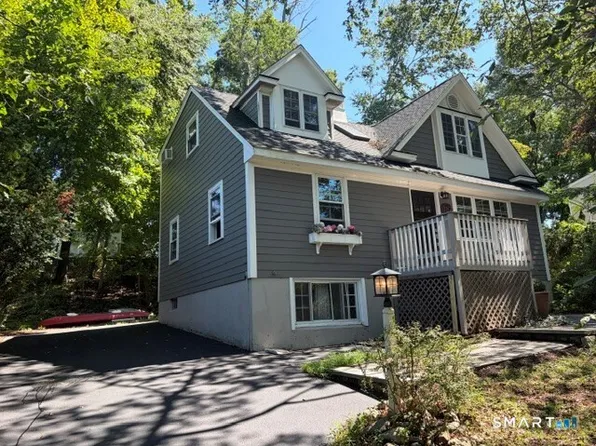 157 Samp Mortar Dr, Fairfield, CT 06824