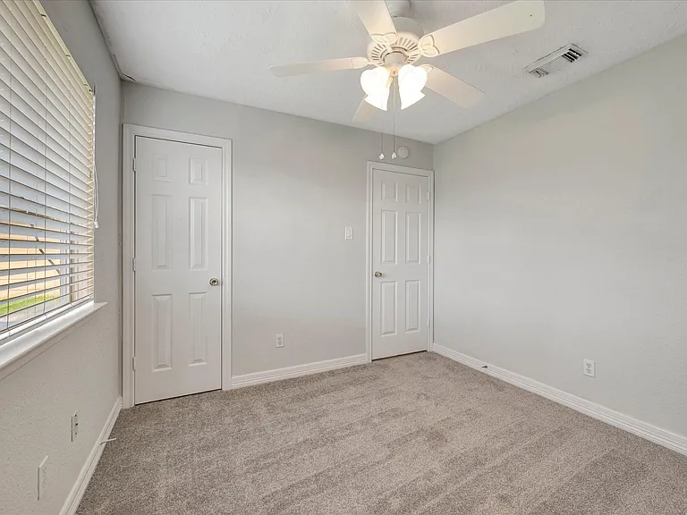 2505 Ironclad Dr — Photo 24