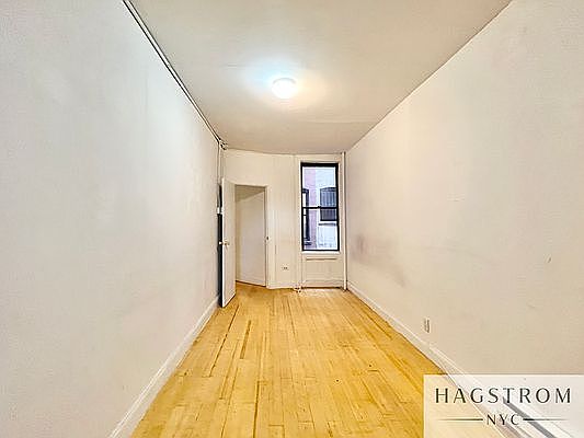 4th image of 149 Starr St #1R