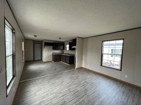 341 Allan Susan St, Cedar Springs, MI 49319