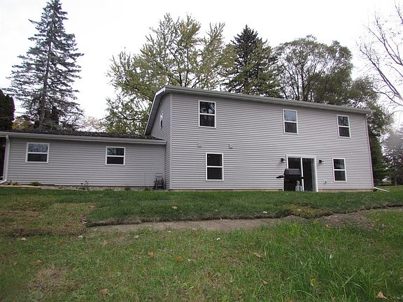 2nd image of 2036 Crestline Cir