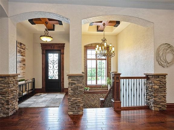 2nd image of 2319 Hearthstone Cir SW