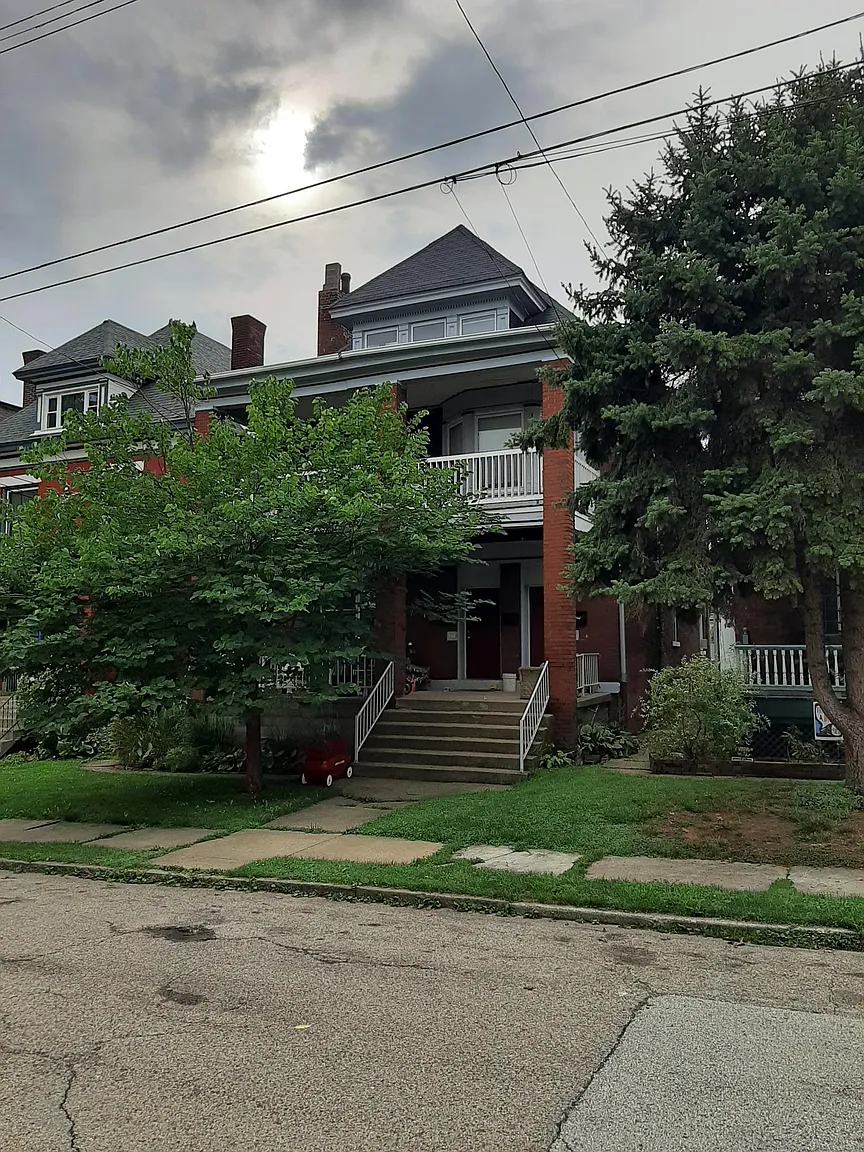709 N Saint Clair St photo 1