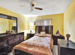 6241 SW 8th St, North Lauderdale, FL 33068