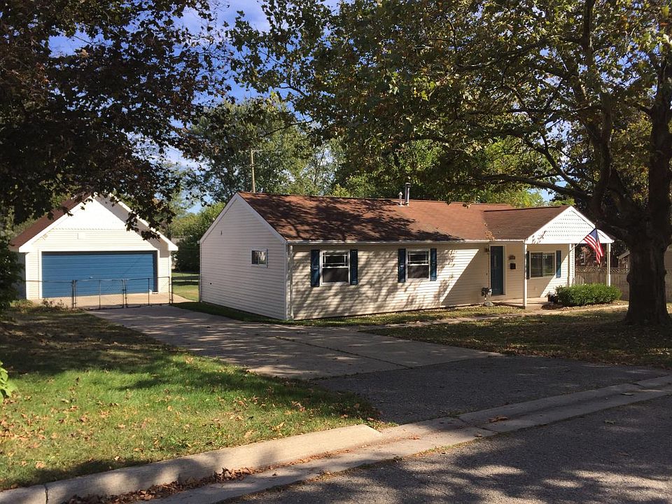 1st image of 724 Carpenter St