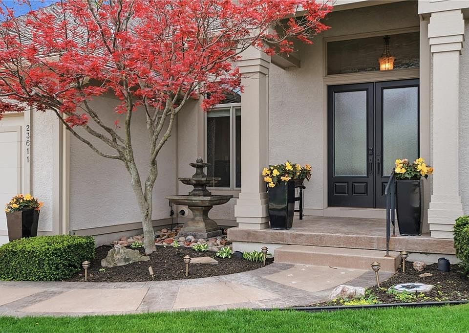 23611 W 72nd Ter, Shawnee, KS 66227 | Zillow