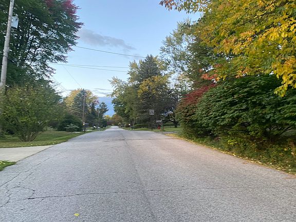 4th image of 61 Harry Ave