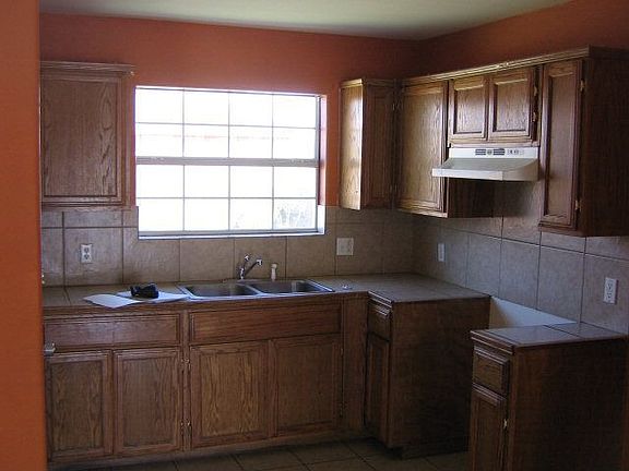 3rd image of 3024 Owen Dr