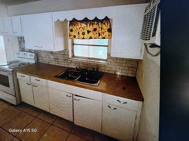 22138 Belinda Ave — Photo 8