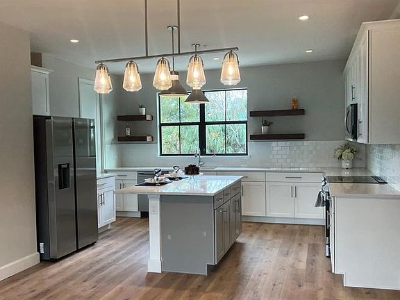 4th image of 1268 Formosa Ave #8