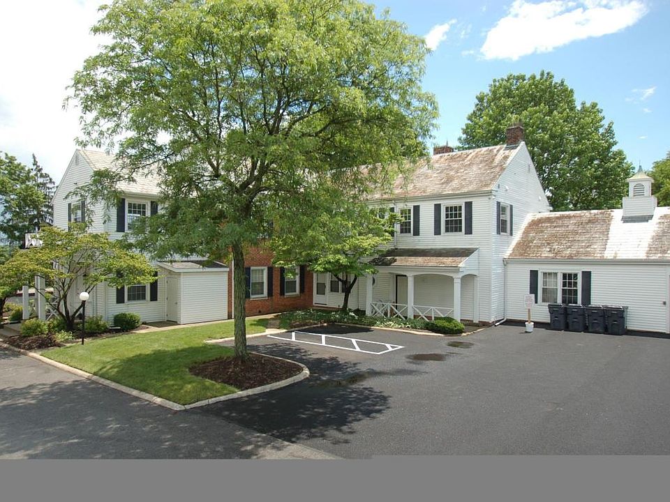2nd image of 107 W Ticonderoga Dr #5
