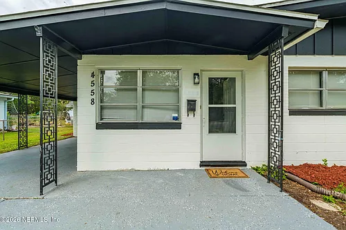 4558 Daughtry Blvd E Photo 1
