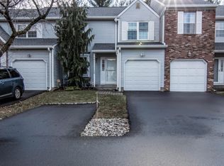9 Heritage Ct, Ewing, NJ 08628